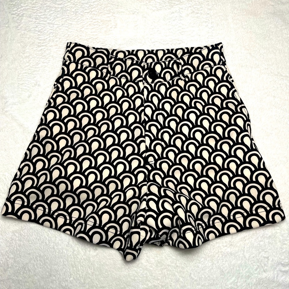 Black Tape Short Size M